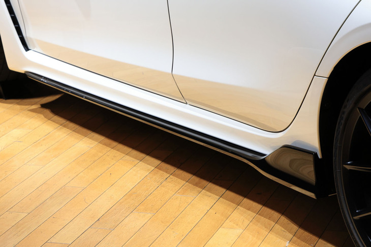 ホンダ・シビック タイプR（サイドシルスポイラー）