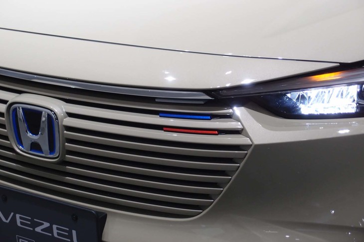 ホンダ・ヴェゼルe：HEV PLaY（フロントグリル）