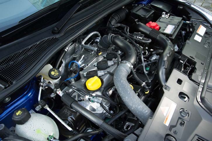 1.2リッター直4ターボエンジンは、最高出力118ps、最大トルク20.9kgmを発生する。