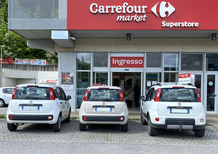 同じくシエナのスーパーマーケットで。2023年。