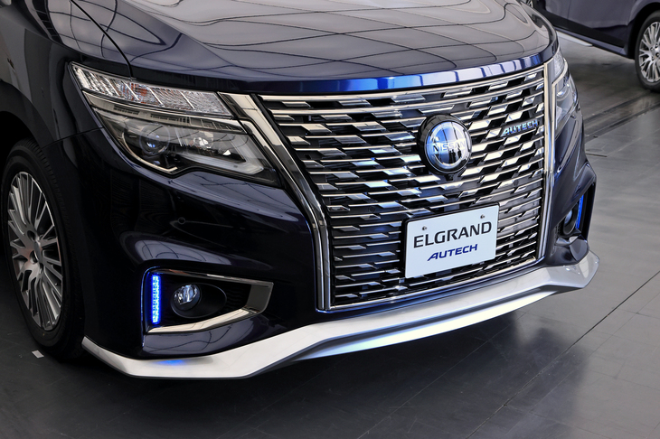 日産エルグランドAUTECH（フロントマスク）