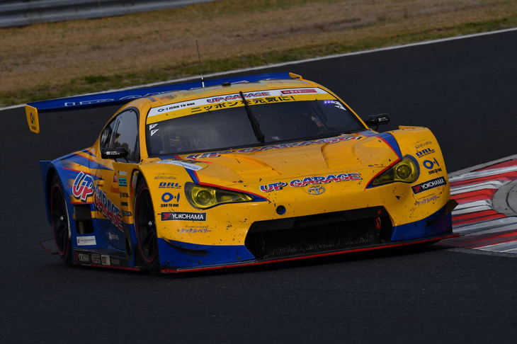 GT300クラスで初勝利をおさめたNo.18 UPGARAGE 86 MC（中山友貴／小林崇志）。