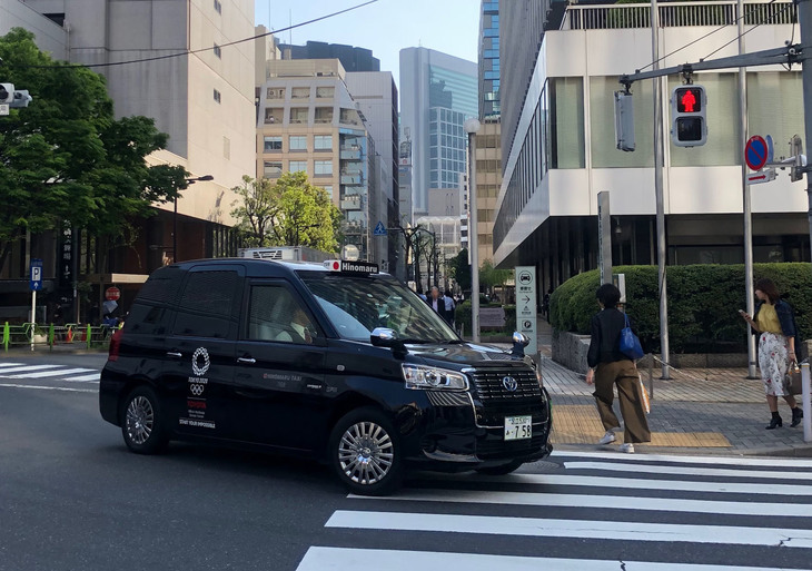 銀座の日産自動車旧本社前で。2018年4月。