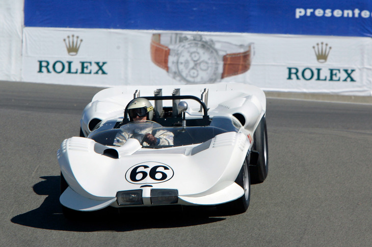 2005年の「モントレーカーウィーク」にて、ラグナ・セカを走る「シャパラル2A」。（写真：渡辺慎介）