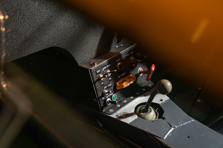 レーシング・エランの仕事場の一部。これを眺めているだけでも、気持ちが高ぶる。