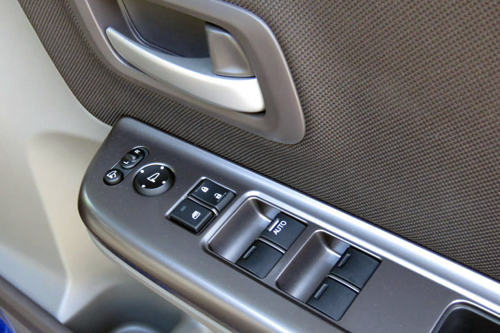 ホンダ・フリードGホンダセンシング（フロントドアコンソール）