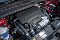 プジョーSUV 2008アリュール