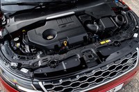 「D240」ユニットは最大トルク500Nmを1500-2500rpmで発生するが、全域でトルクが厚いため、5000rpm付近まで加速力が持続する印象を受けた。