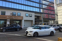 「日産マキシマ」の大胆な顔つきや筋骨隆々たるボディーラインも、LAではさほど違和感がない。