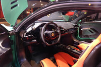 フェラーリが「296スペチアーレ」を日本初公開　レースの技術を注ぎ込んだスペシャルモデルの画像