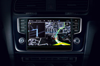 純正インフォテインメントシステム「ディスカバープロ」にはテレマティクス機能である「ガイド＆インフォーム」が追加された。スマートフォンなどを介してGoogle検索や、Google Earthの地図を利用することができる。