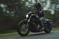 「ナイトスター」は最大トルク95N・mを発生する975ccエンジンを搭載する。