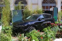 SUV「フリー」の実車を用いたインスタレーションが展開されていた。