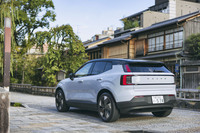 ボディーカラーは「クラウドブルー」（写真）のほか、「オニキスブラック」「モスイエロー」などを含む全5色が用意される。