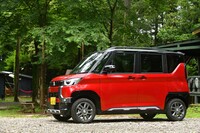 試乗した個体のボディーカラーは「レッドメタリック×ブラックマイカ」のツートン。これを含めてツートンが6タイプ、モノトーンが6色と豊富なバリエーションを誇る。