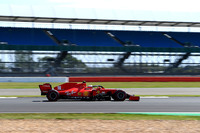 苦戦が続くフェラーリは、シャルル・ルクレール（写真）が予選8位と中団に埋もれるも、ミディアムからハードに変える1ストップ作戦を成功させて4位フィニッシュ。今季の遅いマシンでも着実にポイントを稼いでおり、5戦を終えてドライバーズランキング4位につけている。一方のセバスチャン・ベッテルはスランプ真っただ中で、予選でQ3に出られず12位、ライバルのペナルティーで11番グリッド。レースではスタート直後にスピンして最後尾に落ち、結果12位。レース中、タイヤ交換のタイミングが悪く渋滞の中に戻されたことでチームに盾突くシーンも見られた。（Photo=Ferrari）