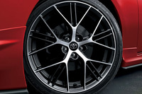 BBS製18インチ鍛造アルミホイール。