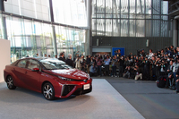 「ミライ」発表の場は、東京・江東区にある日本科学未来館。会場には多くの報道陣がつめかけた。
    