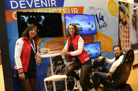 マイクロカーが14歳から運転できることなど、その魅力をアピールするコーナー。