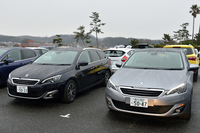 デビュー以来、好調に推移しているという新型「308」シリーズ。プジョーの英（はなぶさ）さんに「なぜ車名を『309』にしなかったんですか？」と尋ねたところ「309という車名は昔使ってしまっていたんですよ。それに『8』という数字はなんだか縁起のいい感じがしませんか？ 漢字でも『八』は末広がりの形をしていますし」とのことだった。
    