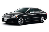 「日産フーガ」の期間限定車、上級グレードの装備をその下で味わうの画像