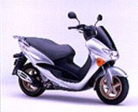 スズキからスタイリッシュなスクーターの画像