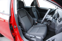 ESPやエアバッグ類などの安全装備は、1.4リッターモデルやホットモデルの「GTI」と同一の充実振りをみせる。