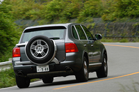 【スペック】カイエンS：全長×全幅×全高＝4782×1928×1699mm/ホイールベース＝2855mm/車重＝2245kg/駆動方式＝4WD/4.5リッターV8DOHC32バルブ（340ps/6000rpm、42.8kgm/2500-5500rpm）/車両本体価格＝860.0万円（テスト車＝955.0万円）