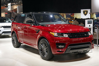 2015年のニューヨークオートショーに出展された「レンジローバー スポーツHST」。