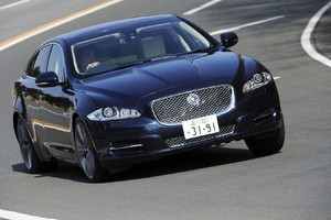 ジャガーXKR」に黒い騎士、限定車“Black Knight”発売 【ニュース】 - webCG