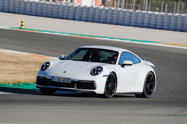 ポルシェ911カレラS（RR/8AT）／911カレラ4S（4WD/8AT）【海外試乗記