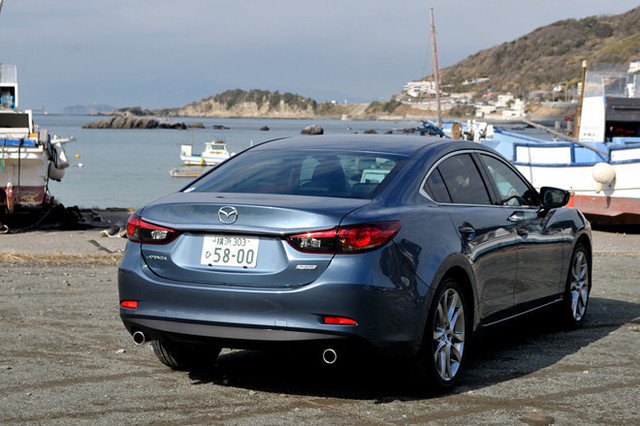 マツダ・アテンザワゴンXD（FF/6AT）／アテンザセダンXD（FF/6MT