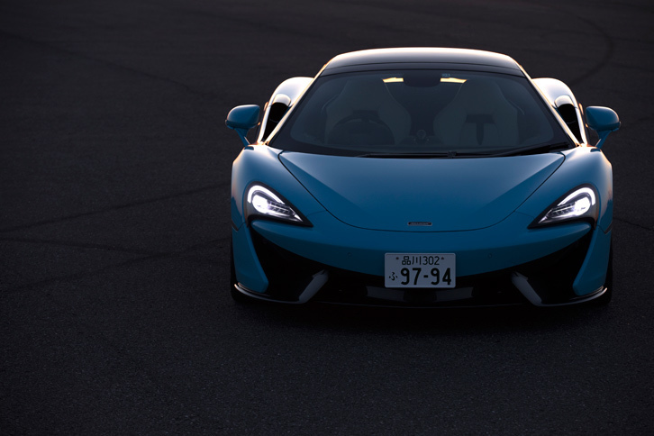 現行ラインナップに共通するマクラーレンのデザインコンセプトは、「アルティメットシリーズ」の嚆矢（こうし）として2013年に登場した「P1」から導入されたもの。現在では、2017年に発表された「720S」により、新しいデザインコンセプトが示されている。