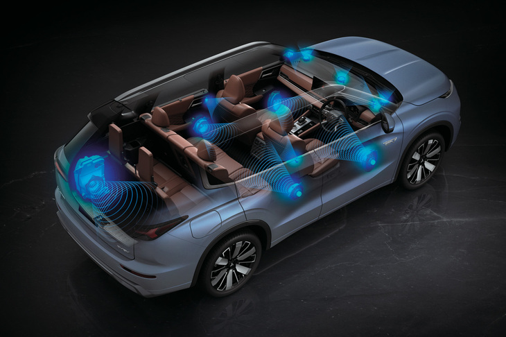 「ダイナミックサウンドヤマハアルティメット」のスピーカー配置イメージ。搭載する12個すべてのスピーカーに、高性能のオリジナル振動板・磁気回路を使用している。ドアのインナーパネルは部品取り付け作業用の穴が樹脂カバーで覆われ、補強材を大型化。溶接のスポット増しや重りの追加などもおこなわれた。