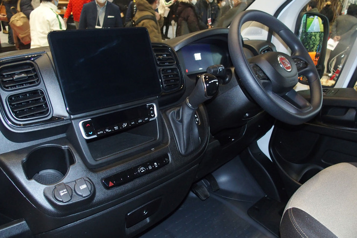 フィアット プロフェッショナル・デュカト（インテリア）