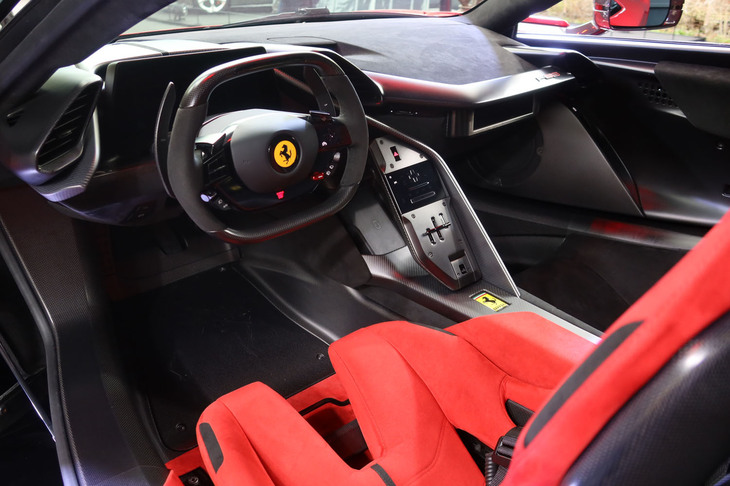 フェラーリF80（インテリア）