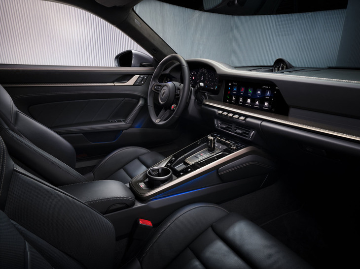 「911ターボS」のインテリア。