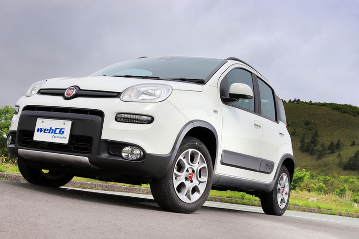 「フィアット・パンダ4×4」と、コンチネンタルタイヤの新製品「エココンタクト6」。