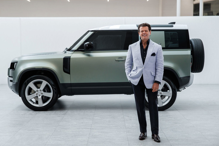 ランドローバーのチーフデザインオフィサーであるジェリー・マクガバン氏。