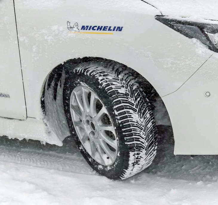 ミシュランの「クロスクライメート」は、同社の「エナジーセイバー プラス」と同等以上のロングライフ性と静粛性もセリングポイントとなっている。