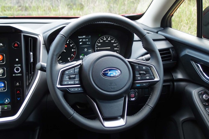 スバル・クロストレック（ステアリングホイール）