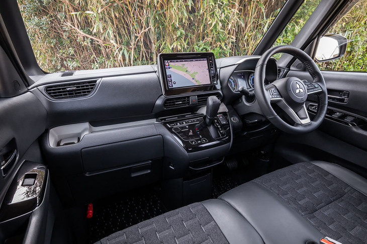 デリカミニTプレミアム（インストゥルメントパネル）