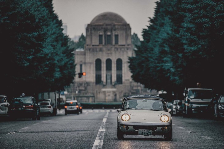 『CARグラフィック』が創刊された年と同じ1962年にデビューした「ロータス・エラン」。今月号から始まった連載「Back to 1962―1962年の車を2022年の道へ」のスタートにふさわしい一台ではないでしょうか。（photo：田村孝介）