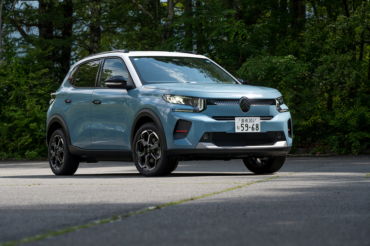 国内では2026年5月に販売がスタートした「シトロエンë-C3」。今回の試乗車は上位グレードの「マックス」（425万円）。