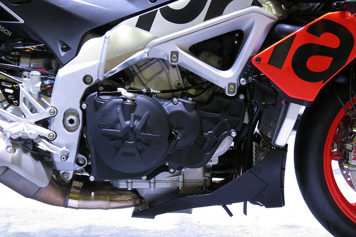 アプリリア・トゥオーノV4 1100ファクトリー