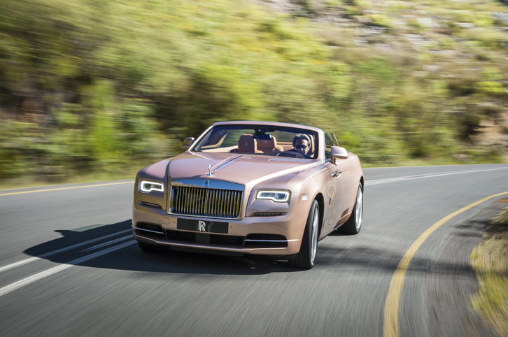これまでの「ロールス・ロイス・ファントム ドロップヘッド クーペ」の後継となる「ドーン」。3740万円。（photo：ロールス・ロイス・モーター・カーズ）