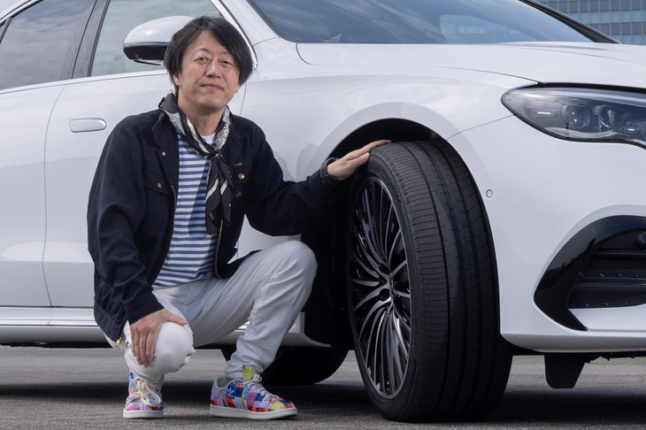 オーディオ評論家の土方久明氏。ハイレゾやストリーミングといった、デジタルオーディオ界の第一人者であり、チームラボのコンピューター／ネットワークエンジニアを経て評論家として独立。雑誌やWebメディア、YouTube等で幅広く活躍する。愛車は「トヨタ・ソアラ」（UZZ40）と「フェラーリ348チャレンジ」。