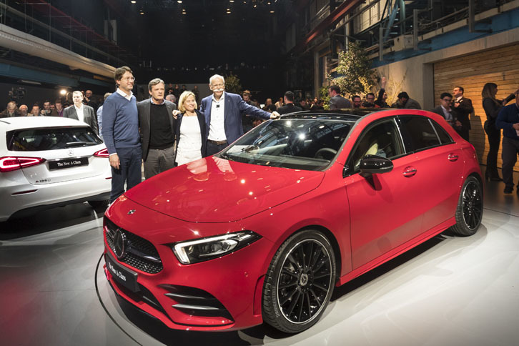 メルセデス・ベンツAクラスの発表会の様子。