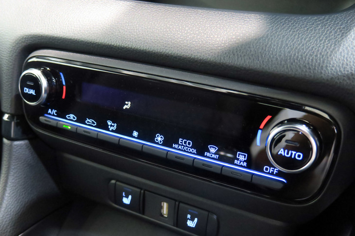 トヨタGRヤリスRZ（空調のコントロールパネル）