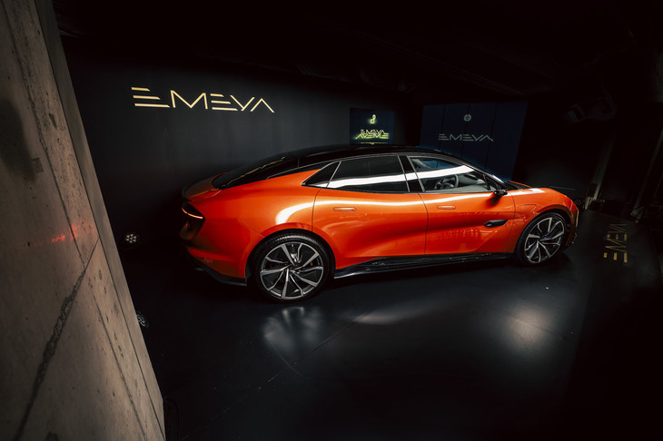 ロータス・エメヤ（写真：ロータスカーズ）